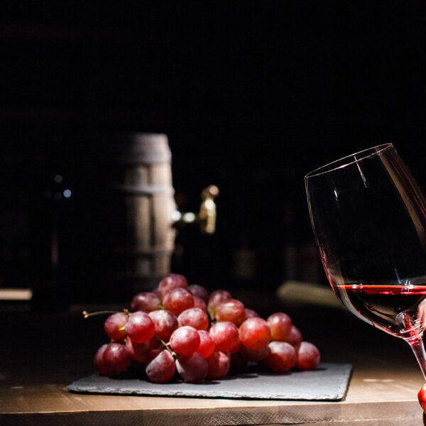 Como escolher o vinho ideal para presentear